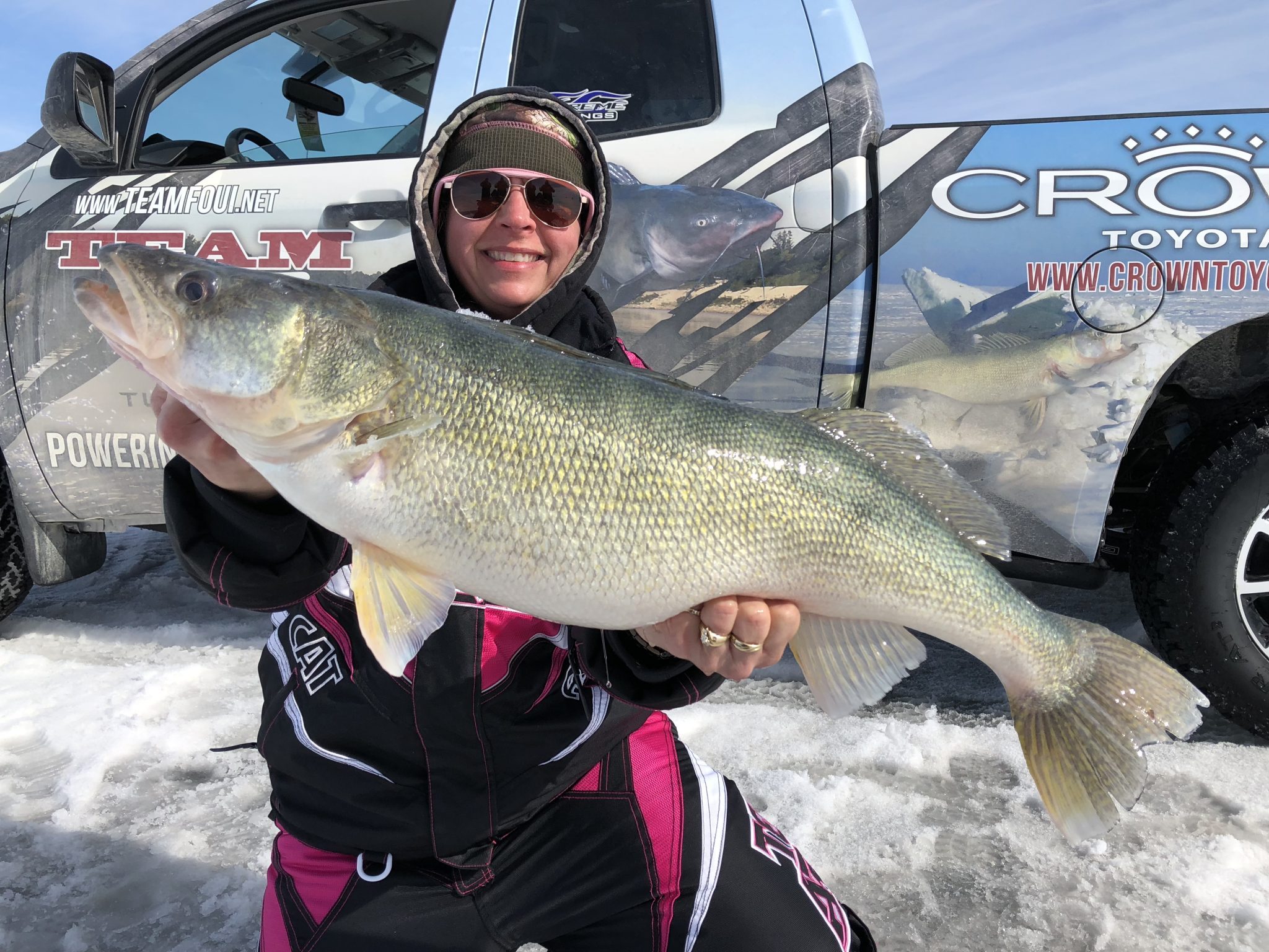 Lake Winnipeg Ice Fishing guide trophy Greenback walleye selkirk