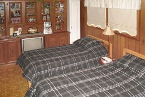 Selkirk BridgeView Bed and Breakfast - Fishing and hunting room
